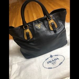 PRADA HANDBAG/CROSSBODY